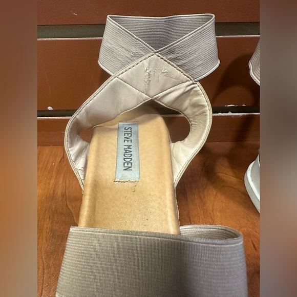 Steve Madden Beige Platform Sandals - Picture 7 of 9